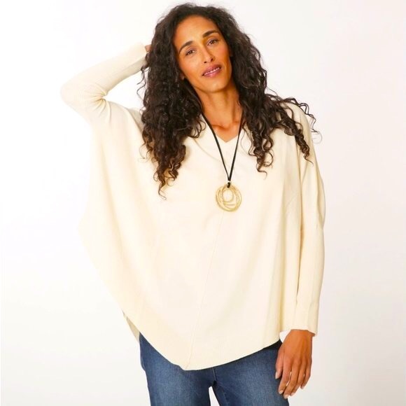 NWOT Marla Wynne WynneLayers V-neck Poncho Sweater - Picture 1 of 4
